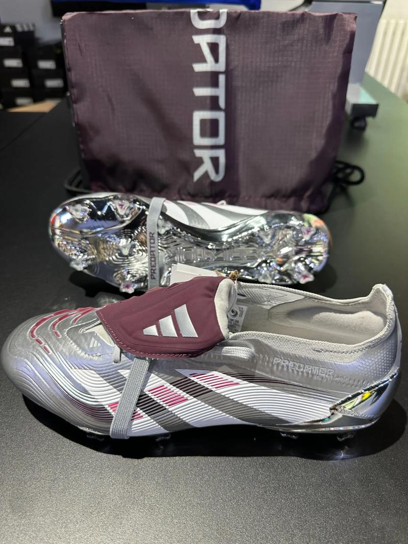 奥尔莫肩伤缺阵一个月，巴萨迎赛季关键考验