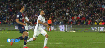 非洲杯半场：马赫雷斯破门，阿尔及利亚1-0十人苏丹（非洲杯半场战报：马赫雷斯建功，阿尔及利亚1-0领先十人苏丹）